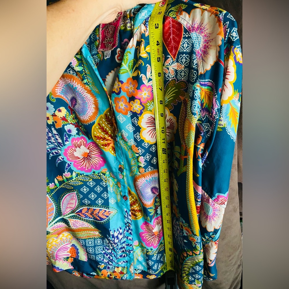 Johnny Was 100% Silk Kalani Blouse. Size L. - Picture 14 of 16